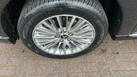 Mitsubishi                Outlander 2.4 PHEV Exceed Safety Auto