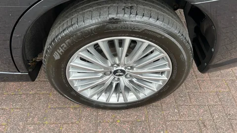 Mitsubishi                Outlander 2.4 PHEV Exceed Safety Auto