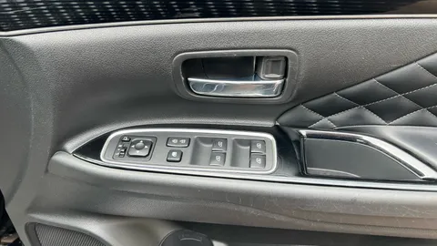 Mitsubishi                Outlander 2.4 PHEV Exceed Safety Auto