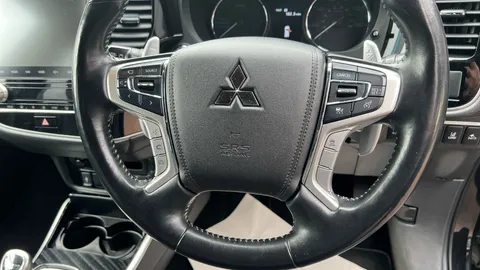 Mitsubishi                Outlander 2.4 PHEV Exceed Safety Auto