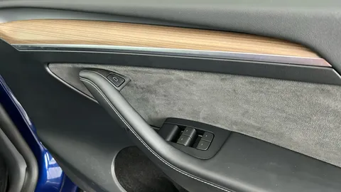 Tesla                     Model Y RWD 5dr Auto