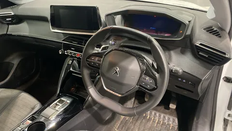 Peugeot 208 1.2 PureTech 100 Allure Premium 5dr EAT8