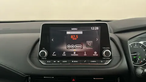 NISSAN QASHQAI 1.3 DiG-T MH Acenta Premium