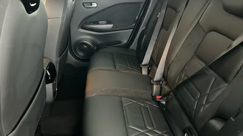 NISSAN JUKE 1.6 Hybrid Tekna+ Auto