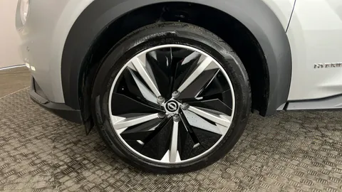 NISSAN JUKE 1.6 Hybrid Tekna+ Auto