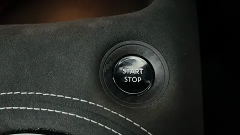 NISSAN JUKE 1.6 Hybrid Tekna+ Auto