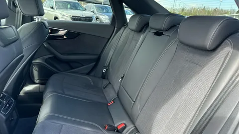 AUDI A4 35 TFSI Black Edition S Tronic