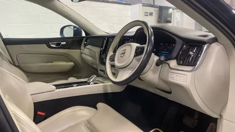 VOLVO XC60 2.0 T8 Recharge PHEV Inscription Pro AWD Auto