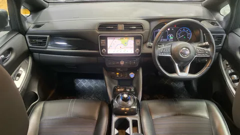 NISSAN LEAF 110kW N-Connecta 40kWh Auto