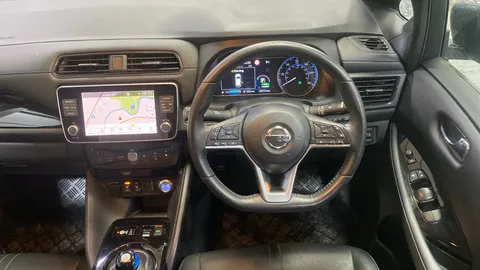 NISSAN LEAF 110kW N-Connecta 40kWh Auto
