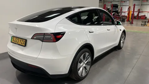 TESLA MODEL Y RWD Auto