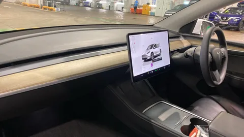 TESLA MODEL Y RWD Auto