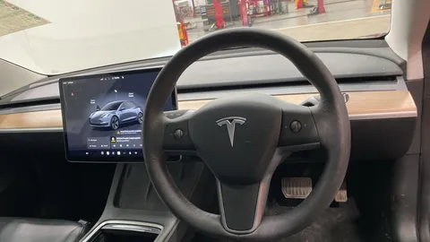 TESLA MODEL 3 RWD Auto