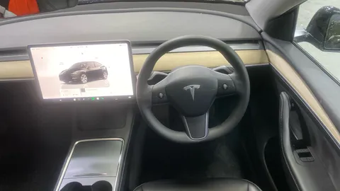 TESLA MODEL Y Long Range AWD Auto
