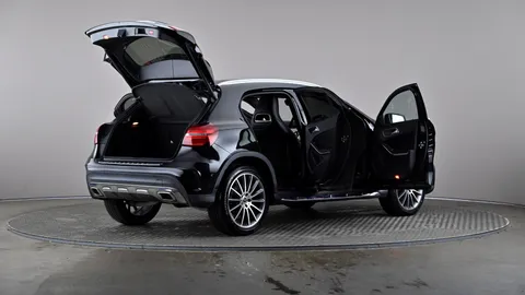 MERCEDES-BENZ GLA GLA 180 AMG Line Edition Auto