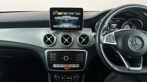 MERCEDES-BENZ GLA GLA 180 AMG Line Edition Auto