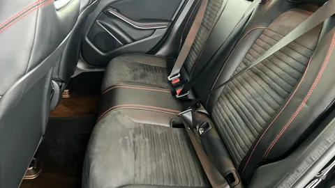 MERCEDES-BENZ GLA GLA 180 AMG Line Edition Auto