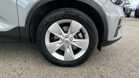 VOLVO XC40 2.0 B3P Core Auto