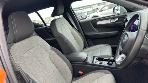 VOLVO XC40 2.0 B3P Core Auto