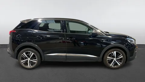 PEUGEOT 3008 1.2 PureTech Allure
