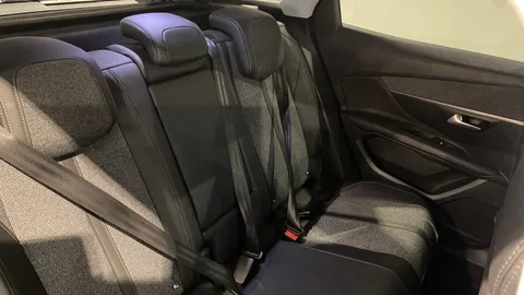 PEUGEOT 3008 1.2 PureTech Allure