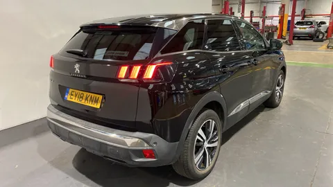 PEUGEOT 3008 1.2 PureTech Allure