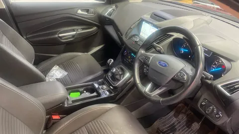 FORD KUGA 1.5 EcoBoost Titanium 2WD