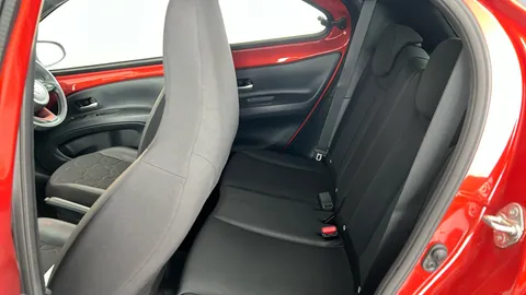 TOYOTA AYGO X 1.0 VVT-i Exclusive Auto