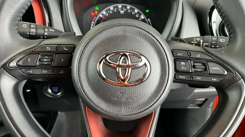 TOYOTA AYGO X 1.0 VVT-i Exclusive Auto