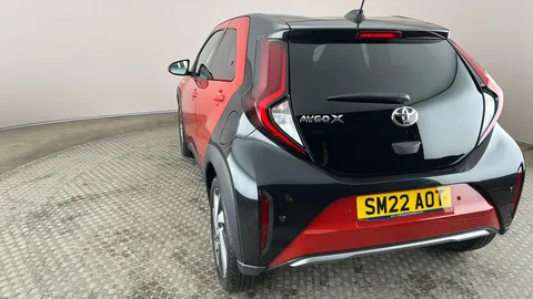 TOYOTA AYGO X 1.0 VVT-i Exclusive Auto