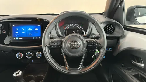 Toyota Aygo X 1.0 VVT-i Pure
