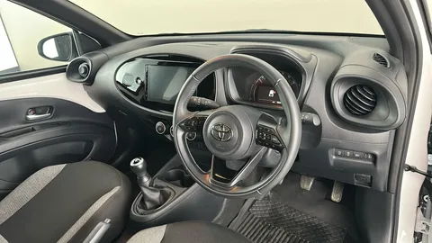 Toyota Aygo X 1.0 VVT-i Pure