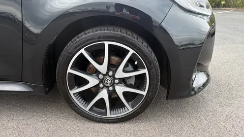 Toyota Yaris 1.5 Hybrid Dynamic CVT