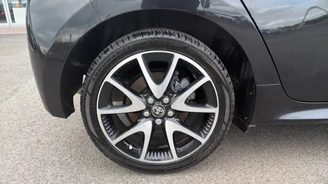 Toyota Yaris 1.5 Hybrid Dynamic CVT