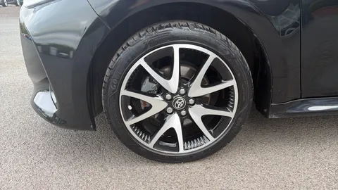 Toyota Yaris 1.5 Hybrid Dynamic CVT