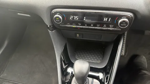 Toyota Yaris 1.5 Hybrid Dynamic CVT