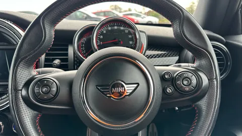 Mini Hatchback 2.0 John Cooper Works II [Chili/Nav+ Pack]