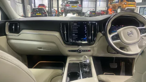 VOLVO XC60 2.0 T8 Recharge PHEV Inscription Pro AWD Auto