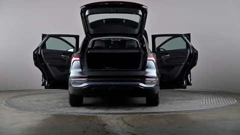 Audi Q8 250kW 50 Quattro 95kWh Sport Auto