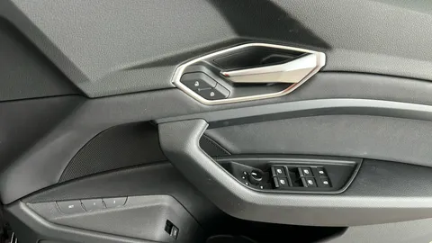 Audi Q8 250kW 50 Quattro 95kWh Sport Auto