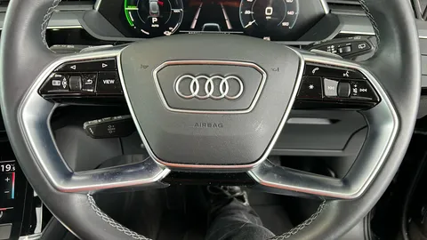 Audi Q8 250kW 50 Quattro 95kWh Sport Auto