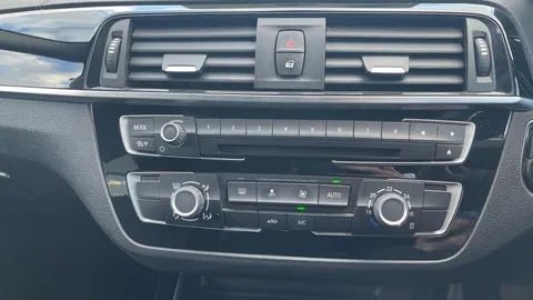 BMW 1 SERIES 118i [1.5] Sport [Nav/Servotronic]