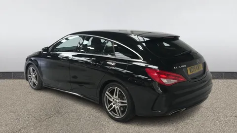 MERCEDES-BENZ CLA CLA 180 AMG Line Edition
