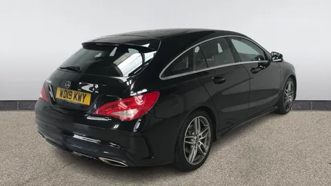 MERCEDES-BENZ CLA CLA 180 AMG Line Edition