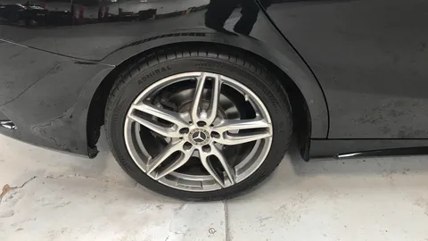 MERCEDES-BENZ CLA CLA 180 AMG Line Edition