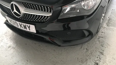 MERCEDES-BENZ CLA CLA 180 AMG Line Edition