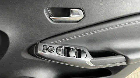 NISSAN JUKE 1.6 Hybrid N-Connecta Auto