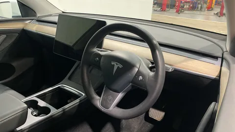 TESLA MODEL Y Long Range AWD Auto