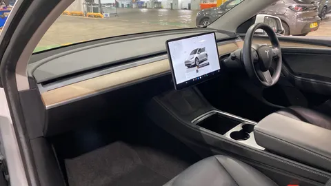 TESLA MODEL Y Long Range AWD Auto