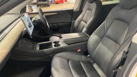 TESLA MODEL Y Long Range AWD Auto